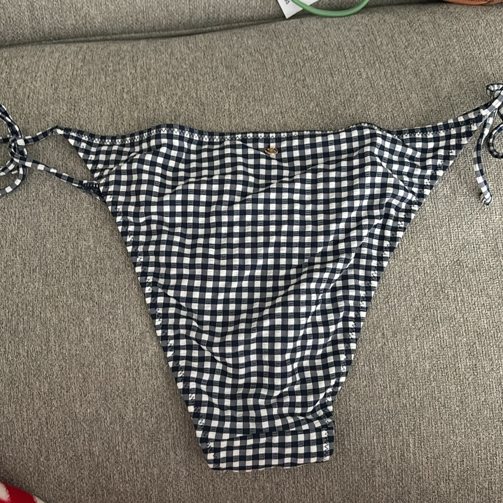 Victoria’s Secret Navy blue and white striped bikini set! - Picture 4 of 7